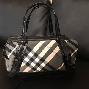 Burberry purse